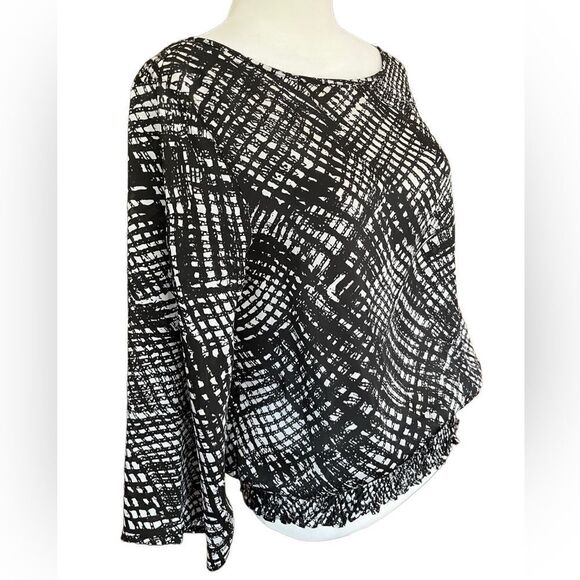 Michael Michael Kors black/white patterned top with smocked bottom hem, size S - Picture 5 of 6